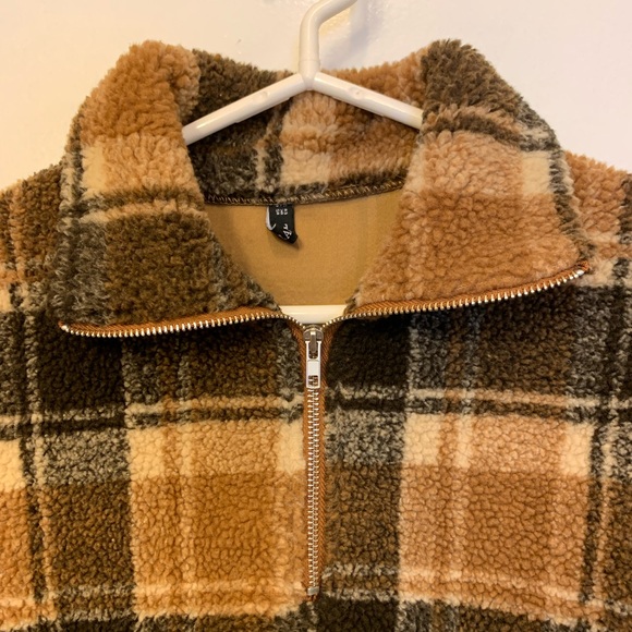 ZAFUL Fleece Plaid Cropped Jacket. Size M. - Picture 2 of 9